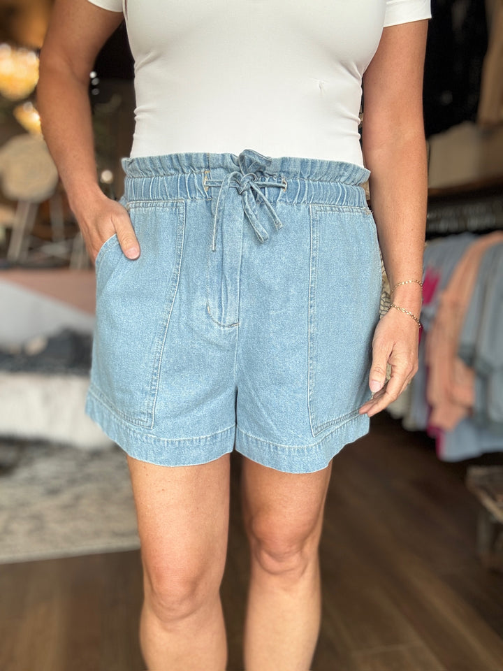 Elastic Waist Patch Pocket Denim Shorts